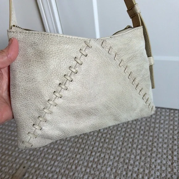 HOBO Crossbody NWT- Light Tan with Gold (Paulette Small Crossbody) - Picture 3 of 9